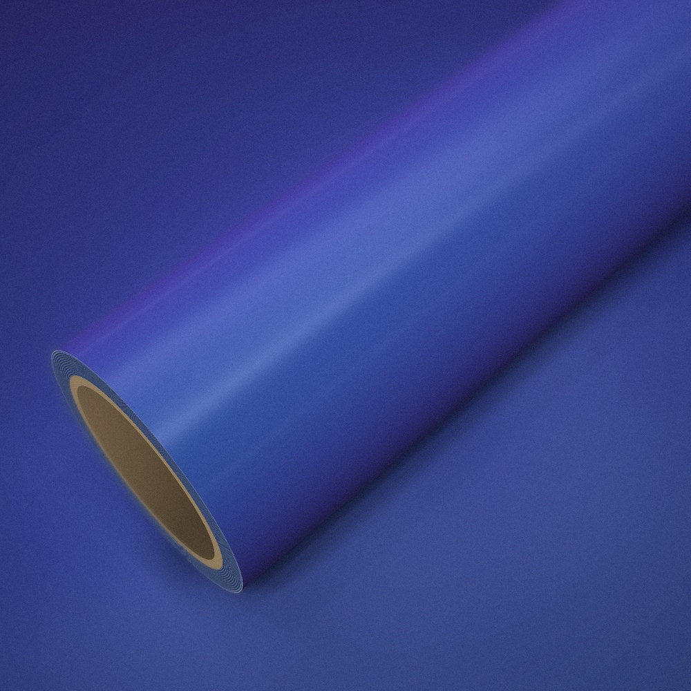 Rouleau de vinyle ICR® aurore boréale diamant brillant posé sur une feuille du même vinyle